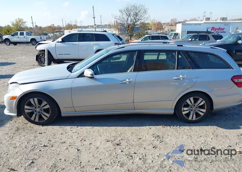 2011 Mercedes-Benz E 350 4Matic z USA, uszkodzony, nr VIN WDDHH8HBXBA497321